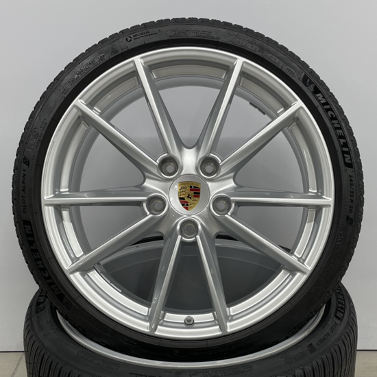 20/21 inch Porsche 992-1 Carrera S winterwielenset gespoten in zilvergrijs