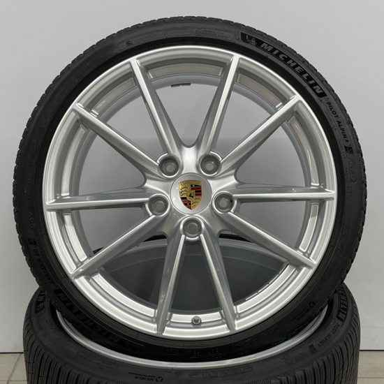 Porsche 992 20/21 inch Carrera S winterwielenset gespoten in zilvergrijs