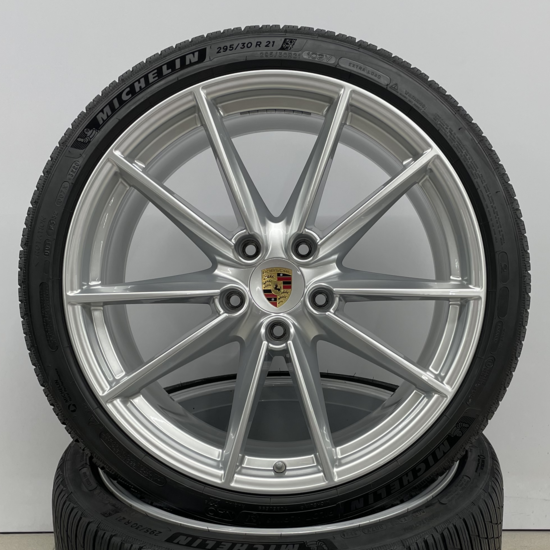 Porsche 992 20/21 inch Carrera S winterwielenset gespoten in zilvergrijs