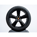 22 inch Porsche Cayenne Coupé E3-II Exclusive Design Sport zomerwielenset in zwart zijdeglans