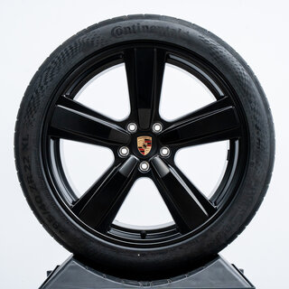 22 inch Exclusive Design Sport zomerwielenset in zwart zijdeglans
