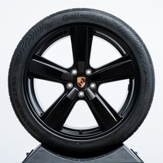 22 inch Porsche Cayenne Coupé E3-II Exclusive Design Sport zomerwielenset in zwart zijdeglans