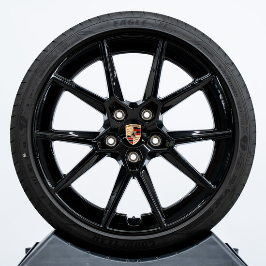 20-/21 inch 992.2 Carrera S zomerwielenset in hoogglans zwart