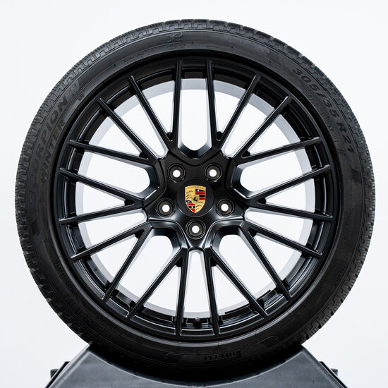 21-inch Porsche Cayenne  E3-I  RS Spyder winterwielenset zwart zijdeglans