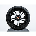 21 inch Taycan Exclusive Design zomerwielenset zwart gespoten (hoogglans) met zwart gespoten aeroblades (hoogglans)