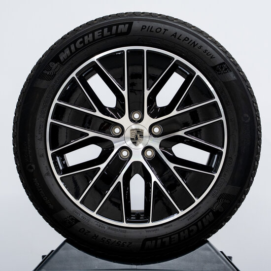 20 inch Macan S winterwielenset zwart gespoten (hoogglans)