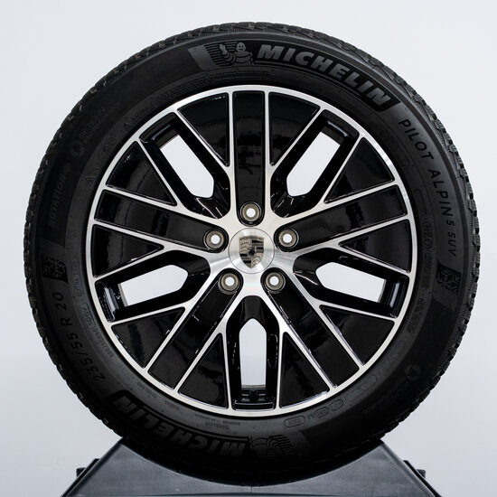 20 inch Macan S winterwielenset zwart gespoten (hoogglans)