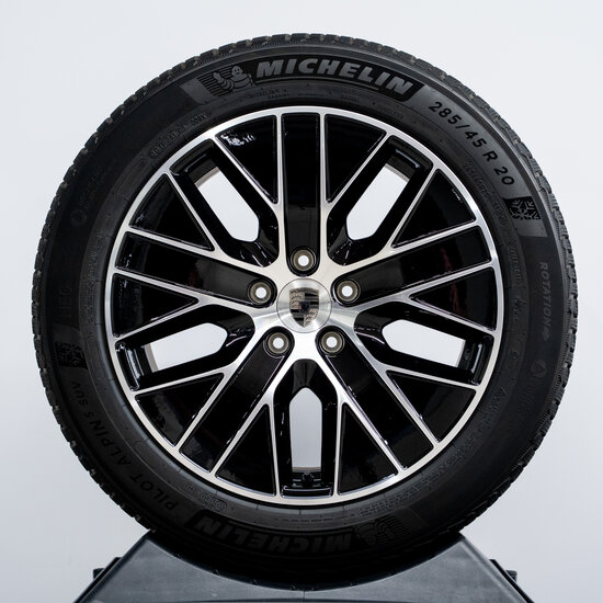 20 inch Macan S winterwielenset zwart gespoten (hoogglans)