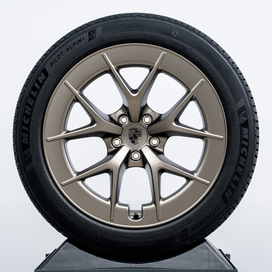 Cayenne E4 Demoset, 21-inch RS Spyder Design winterwielenset, gelakt in zwart (hoogglans) met glanzende voorvlak - Copy