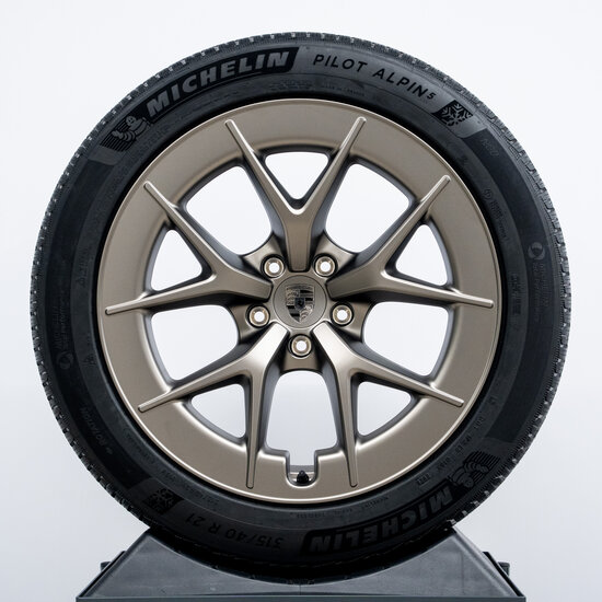 Cayenne E4 Demoset, 21-inch RS Spyder Design winterwielenset, gelakt in zwart (hoogglans) met glanzende voorvlak - Copy