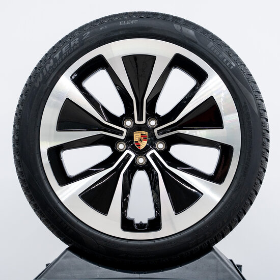 22-inch Sport Edition Aero winterwielenset, gelakt in zwart (hoogglans) met glanzende voorvlak