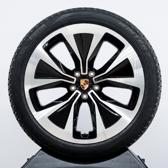 22-inch Sport Edition Aero winterwielenset, gelakt in zwart (hoogglans) met glanzende voorvlak