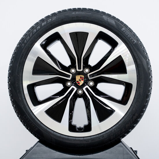 22-inch Sport Edition Aero winterwielenset, gelakt in zwart (hoogglans) met glanzende voorvlak