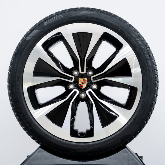 22-inch Sport Edition Aero winterwielenset, gelakt in zwart (hoogglans) met glanzende voorvlak
