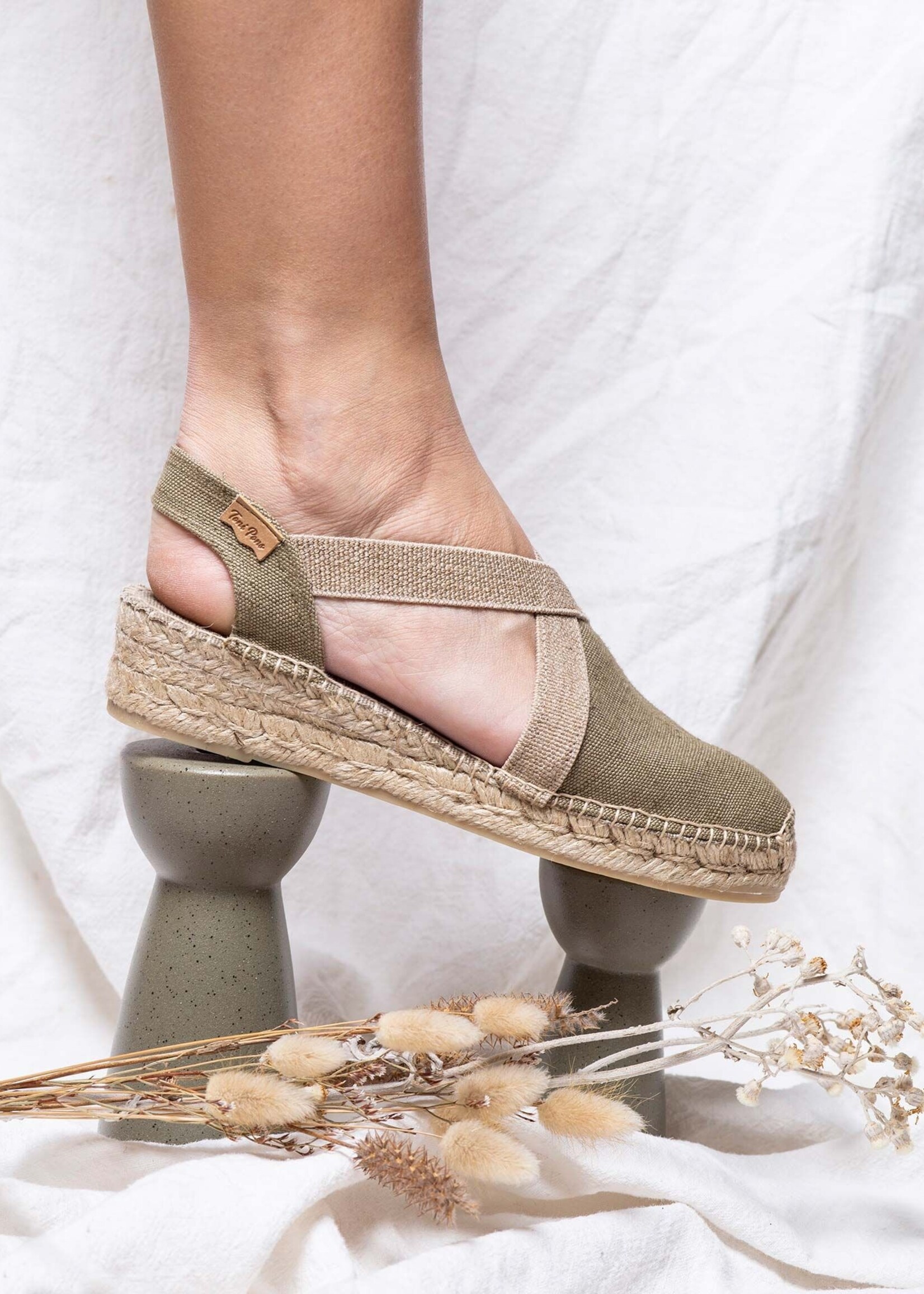 Espadrilles mit kleinem Keilabsatz Leinen Kakhi