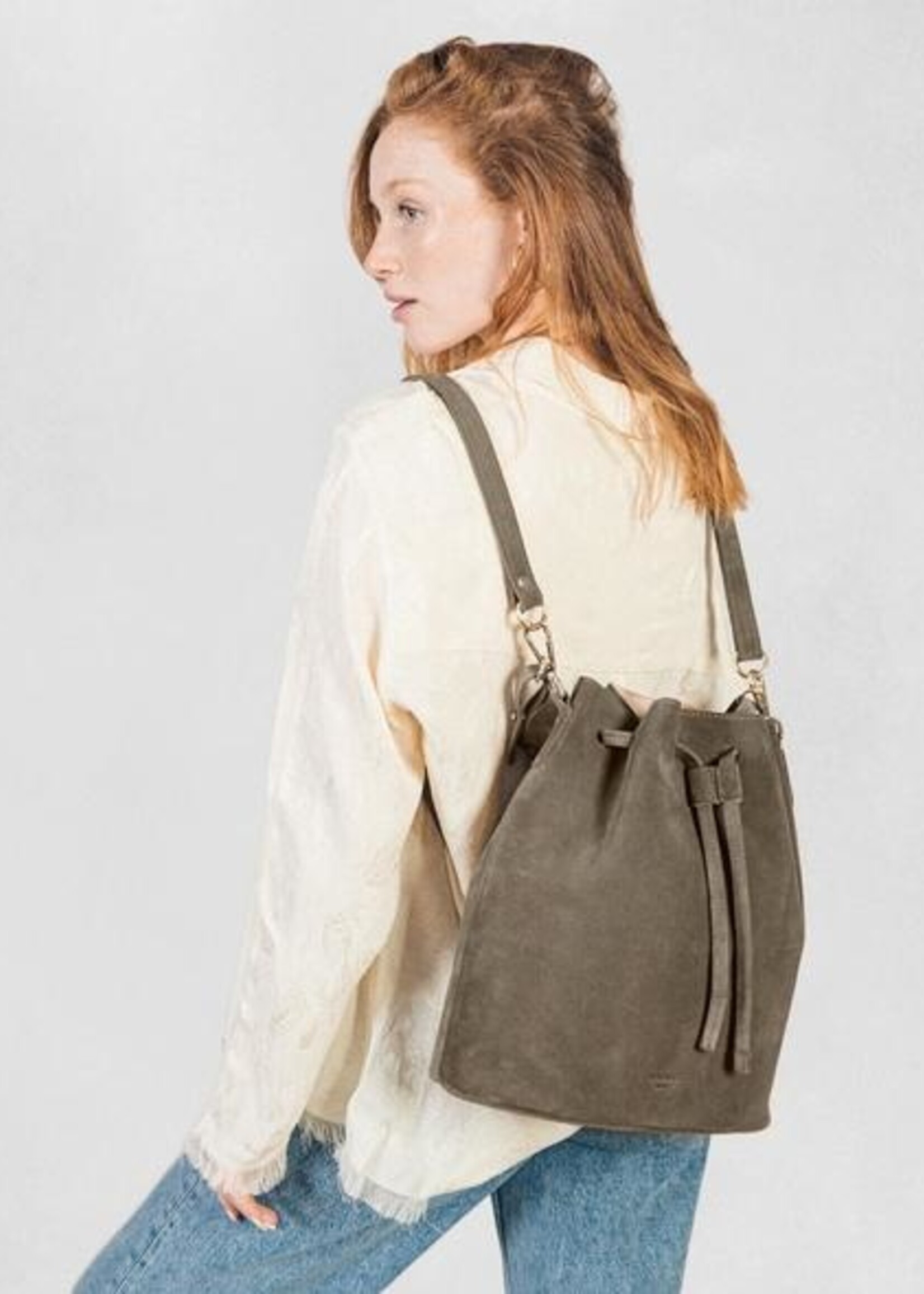 Ann Kurz Saku Beuteltasche Suede Oak