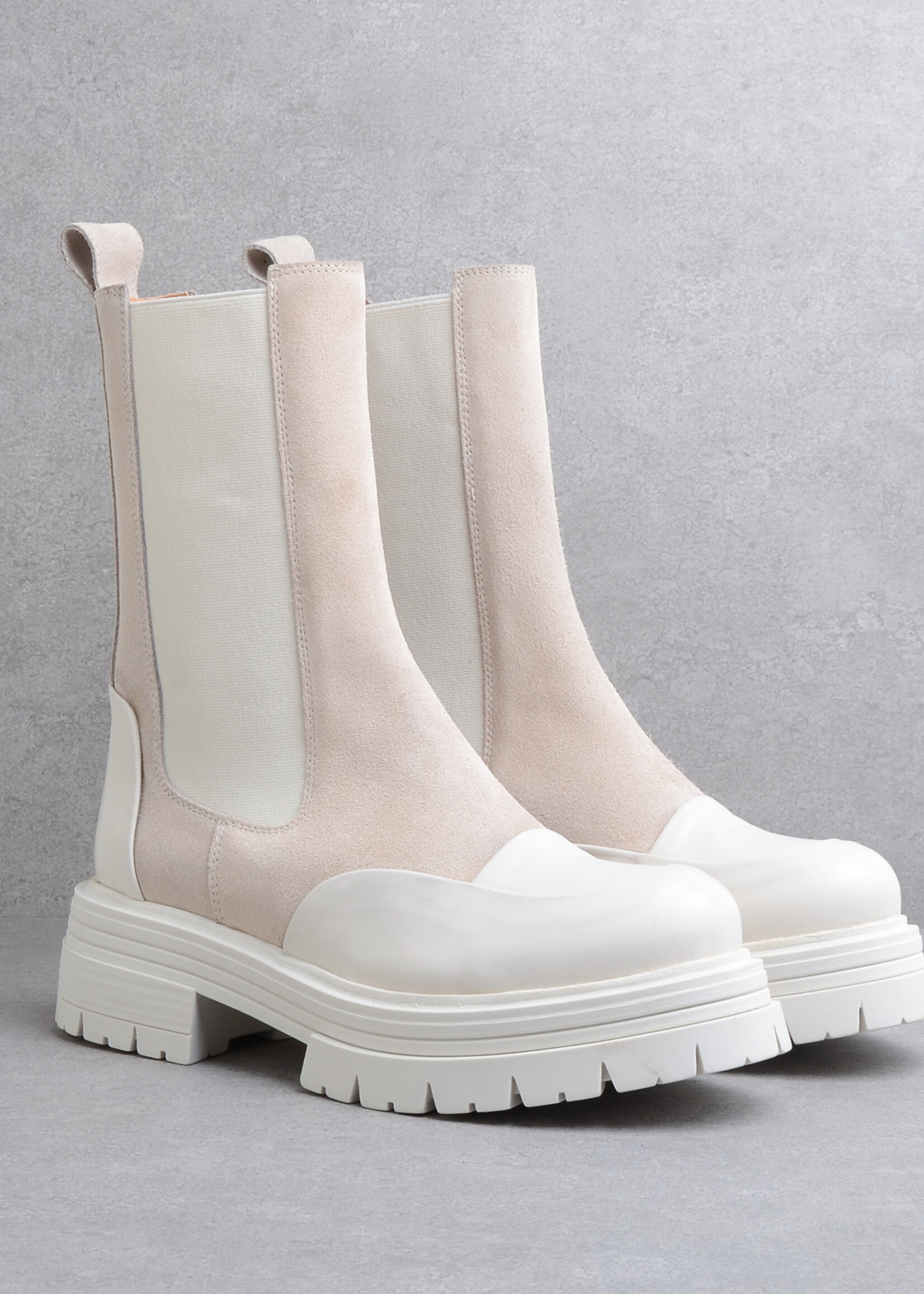 Chunky Chelseas Gomato Off White mit Wildleder