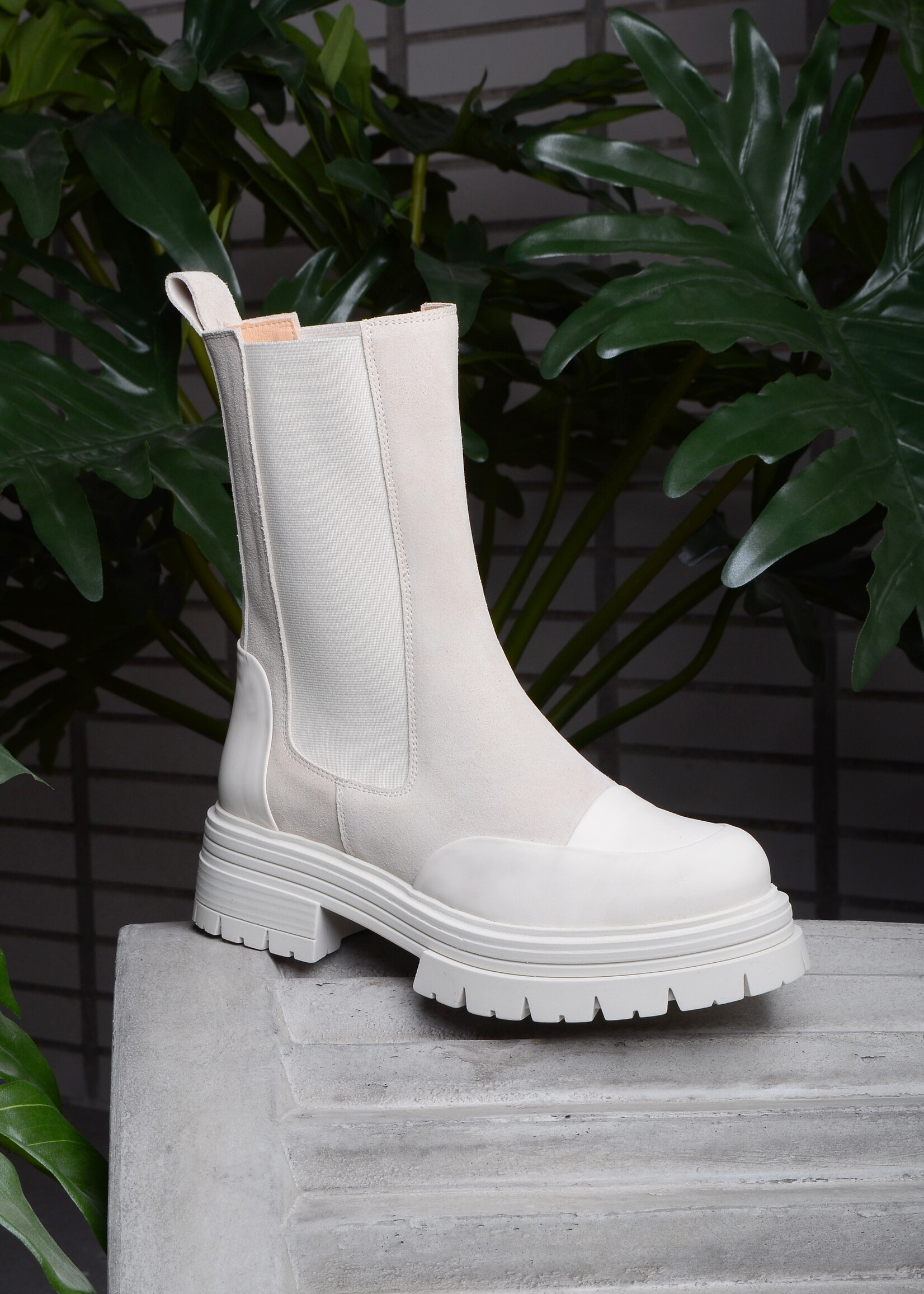 Chunky Chelseas Gomato Off White mit Wildleder