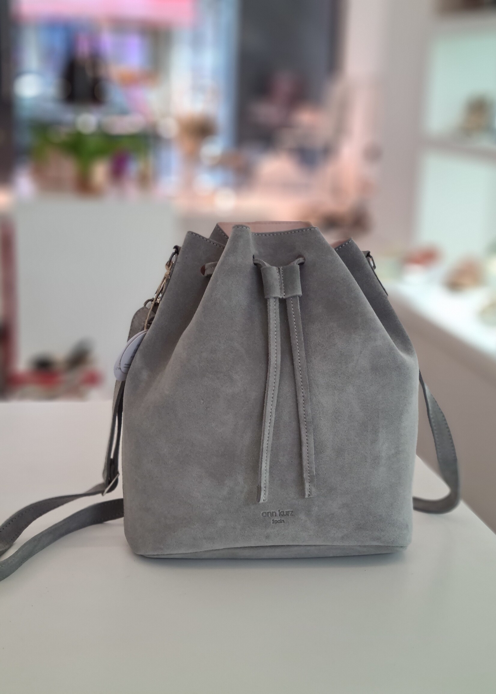 Ann Kurz Saku Beuteltasche Suede Mellow Grey