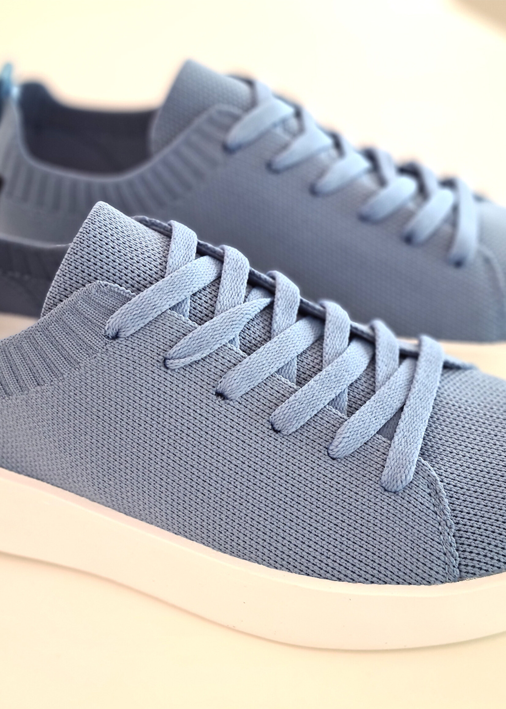 Elio Knit Sneakers Sky Blue