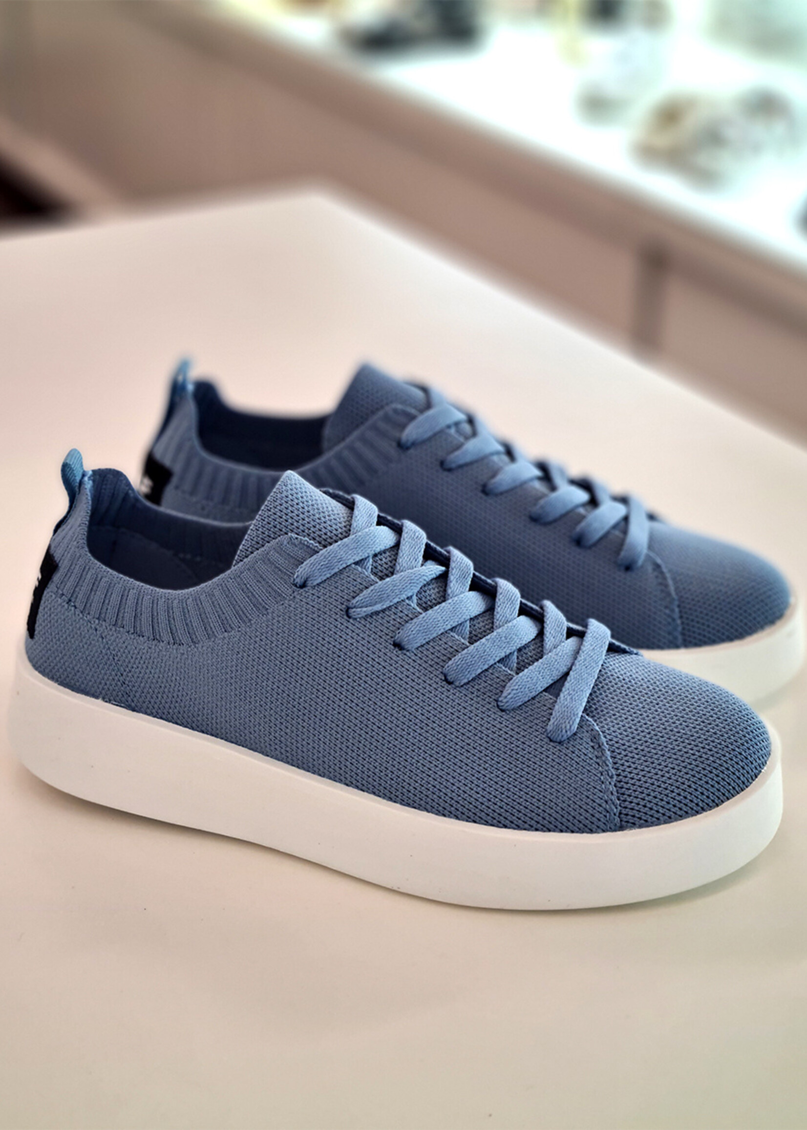Elio Knit Sneakers Sky Blue