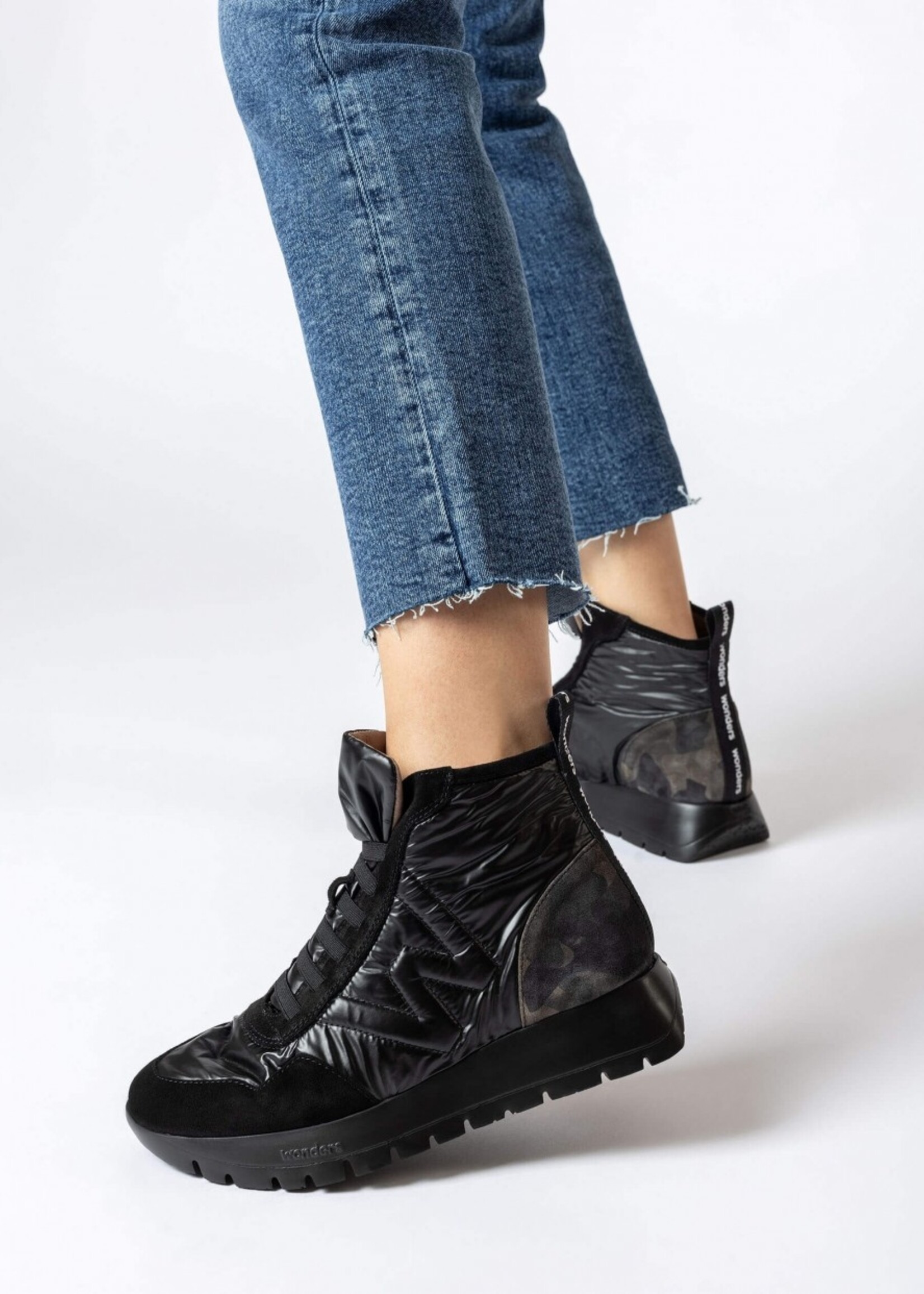 High Top Sneakers Trend Black