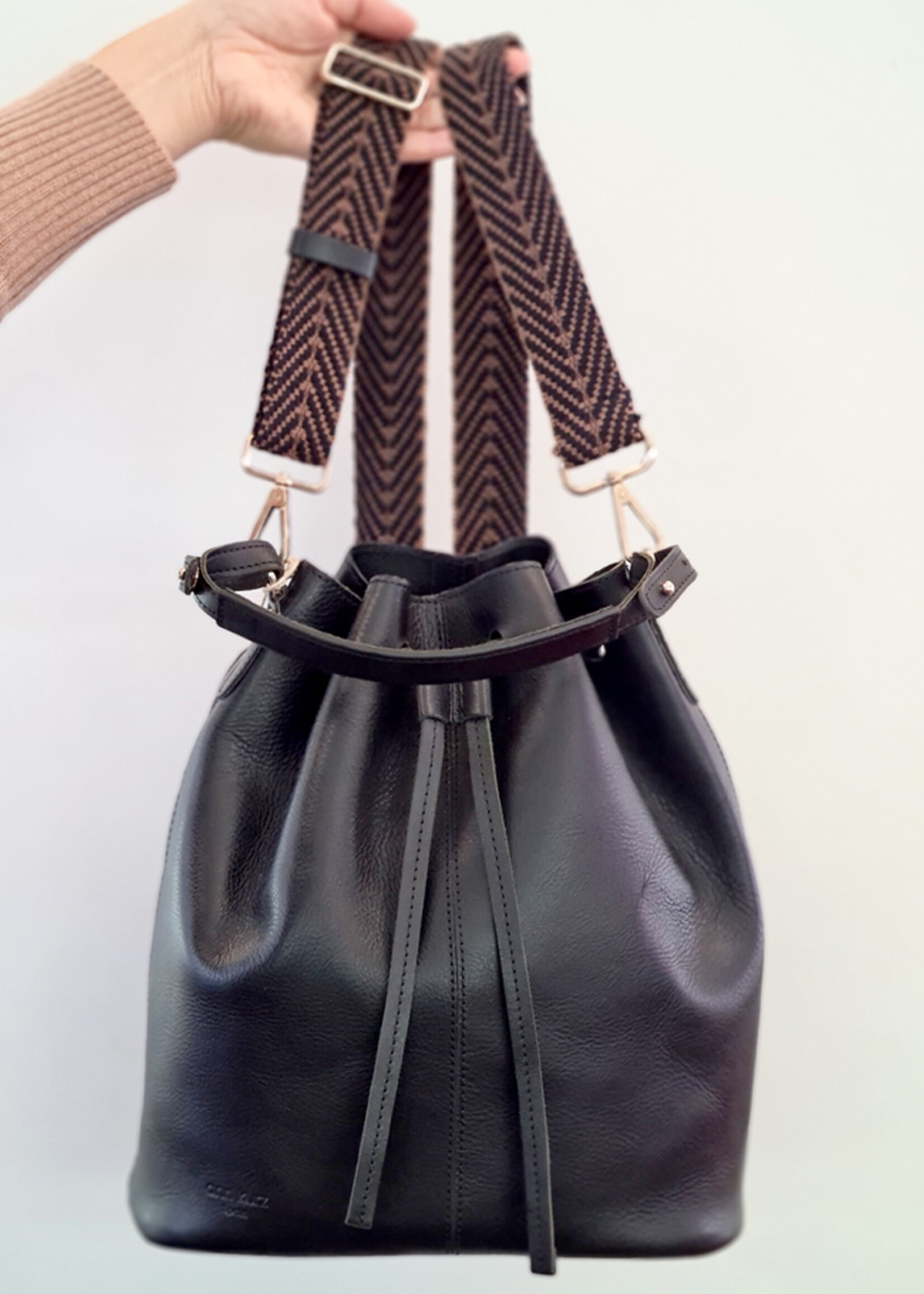 Ann Kurz Saku Beuteltasche Vegetal Leather Black