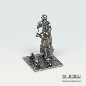 De Tingieterij Peasant woman De Tingieterij Peasant woman