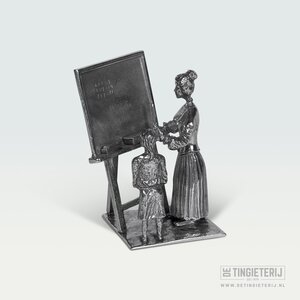 De Tingieterij Lehrer mit tafel