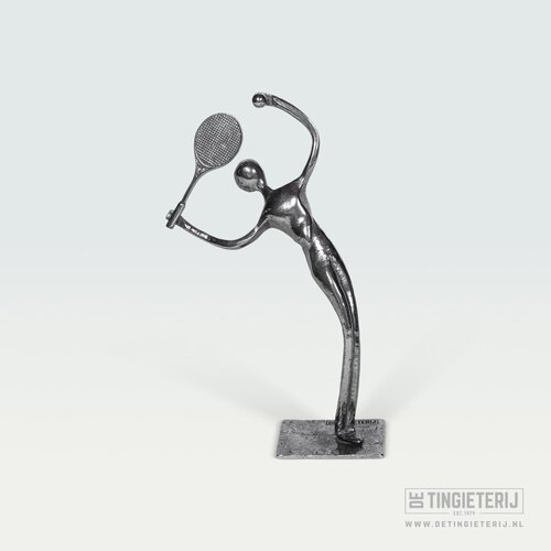 De Tingieterij Tennis-Skulptur aus Zinn – Moderne Sportfigur