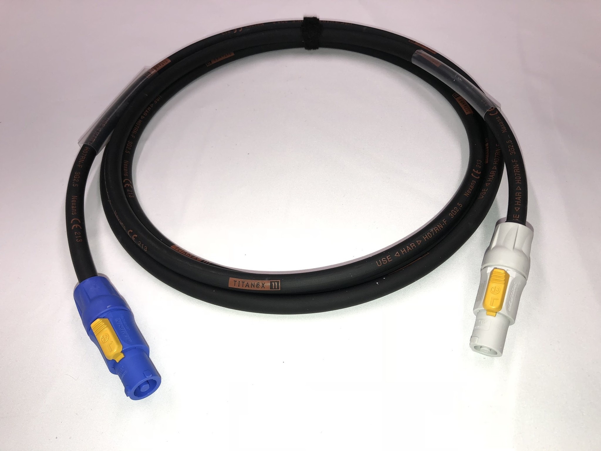 knop ademen slagader 1,5m Powercon doorlus kabel - 3x2,5 mm² - Bekabeling op Maat