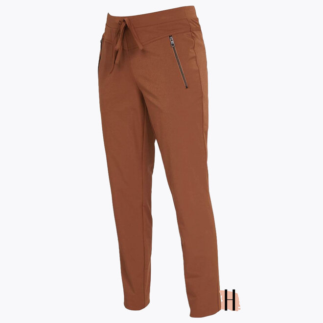W23 118 Benny Broek TRAVEL in Mokka