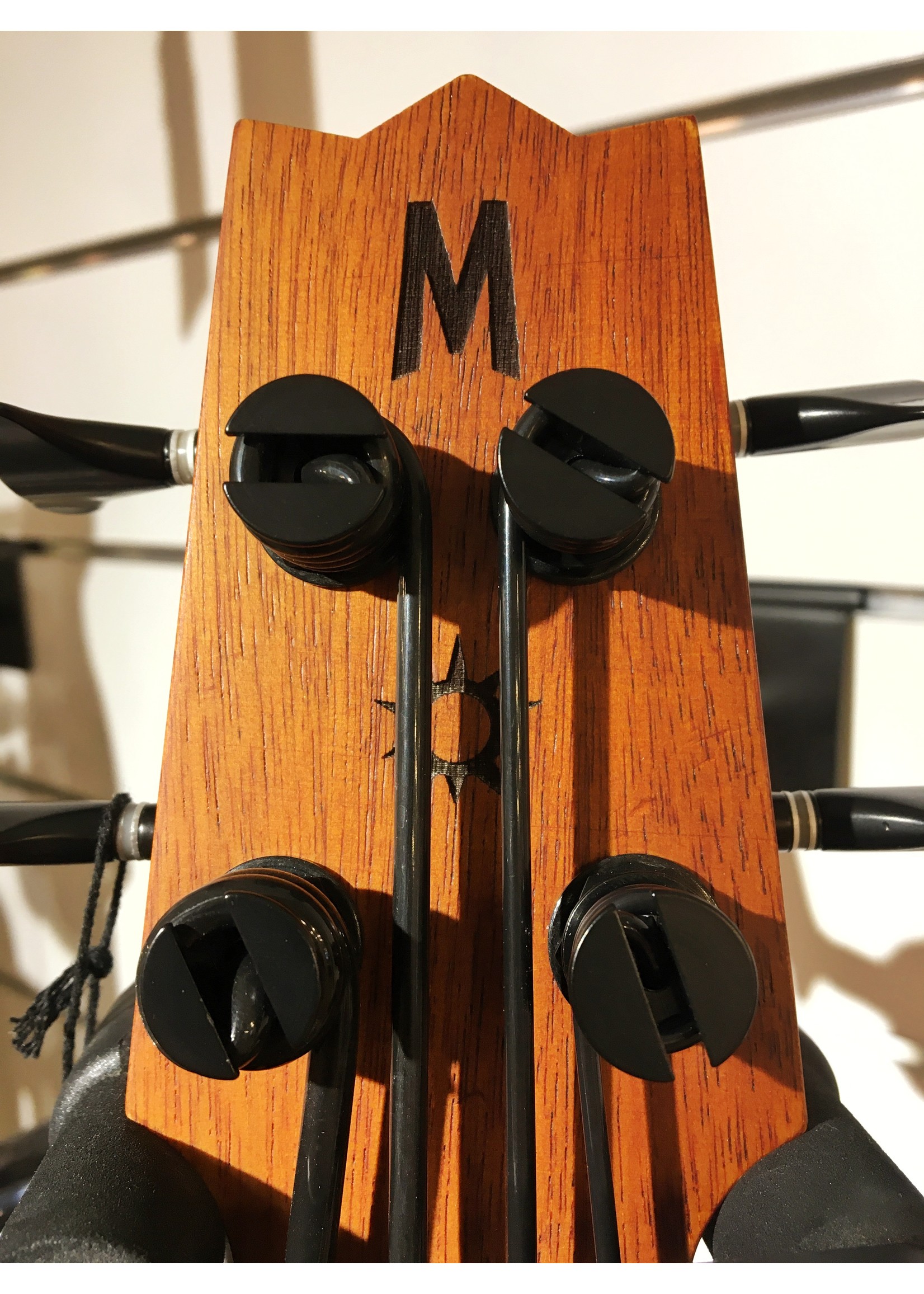 Mahalo Mahalo MB1-TBR Electrische ukulele bas