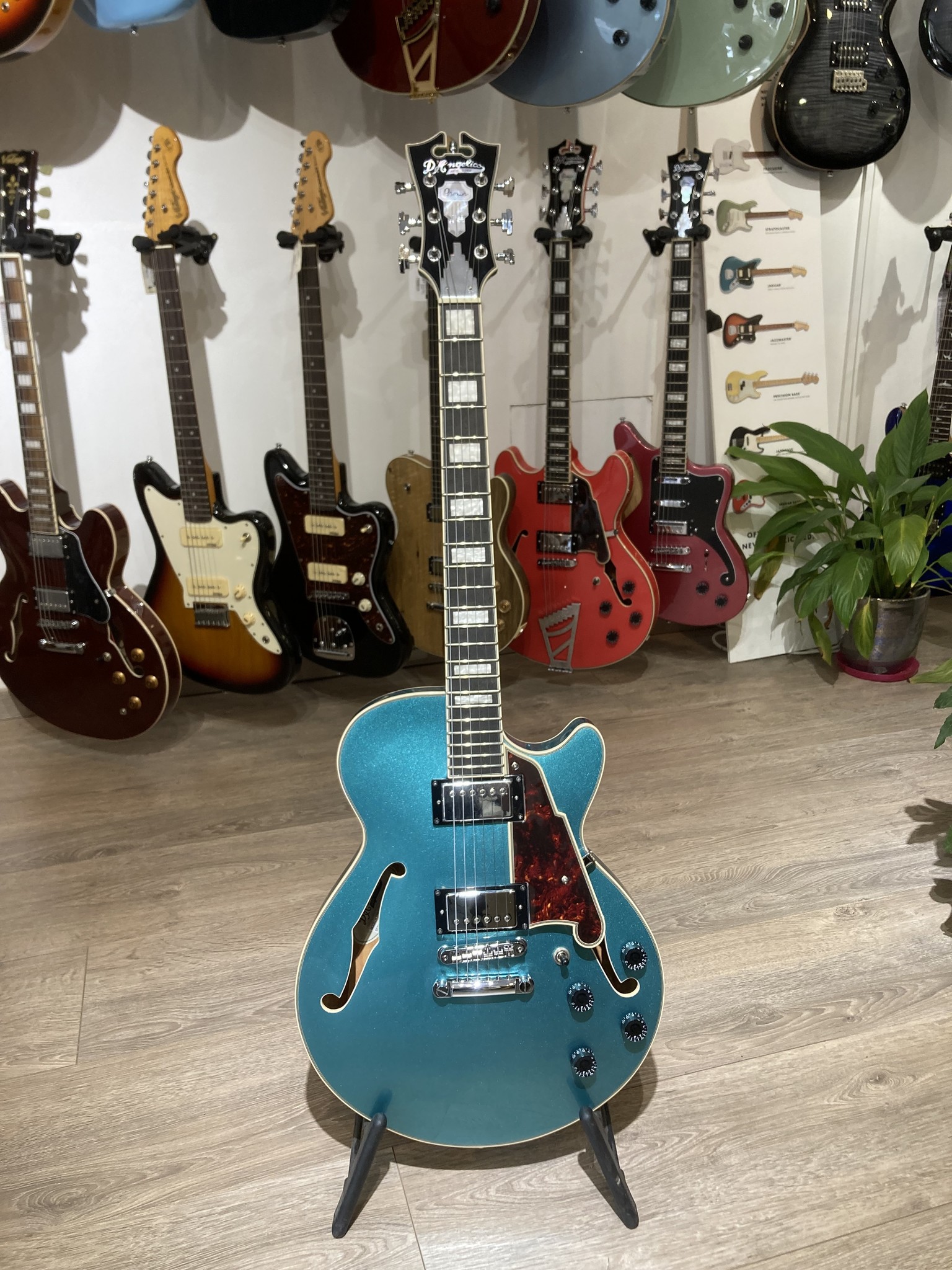 D'Angelico Premier SS (with stop-bar tailpiece) Ocean Turquoise