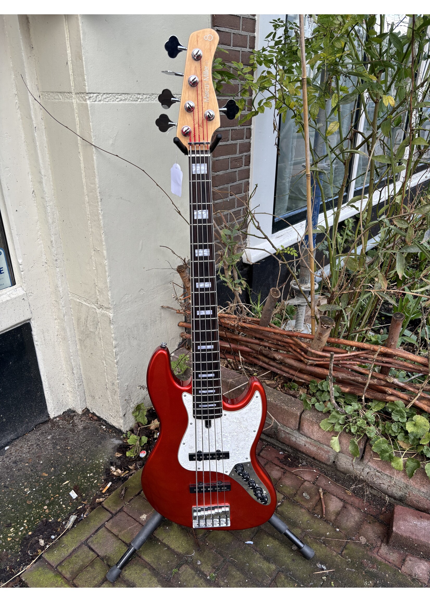 Sire V7 5 string occ