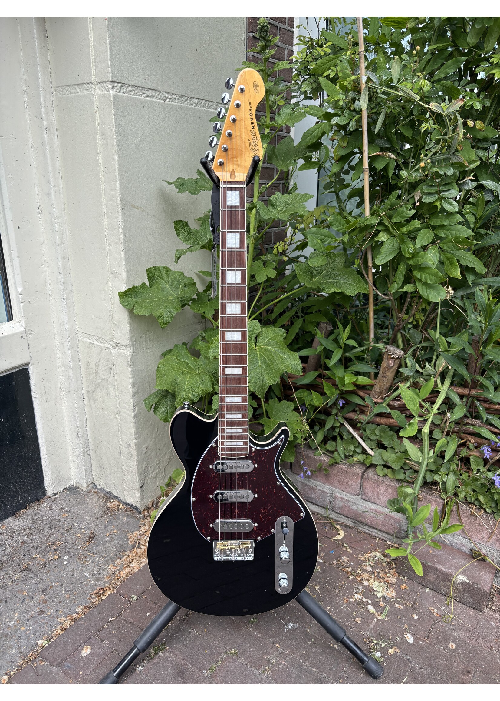 Vintage Vintage VRV800BK revo series vision guitar Boulevard black