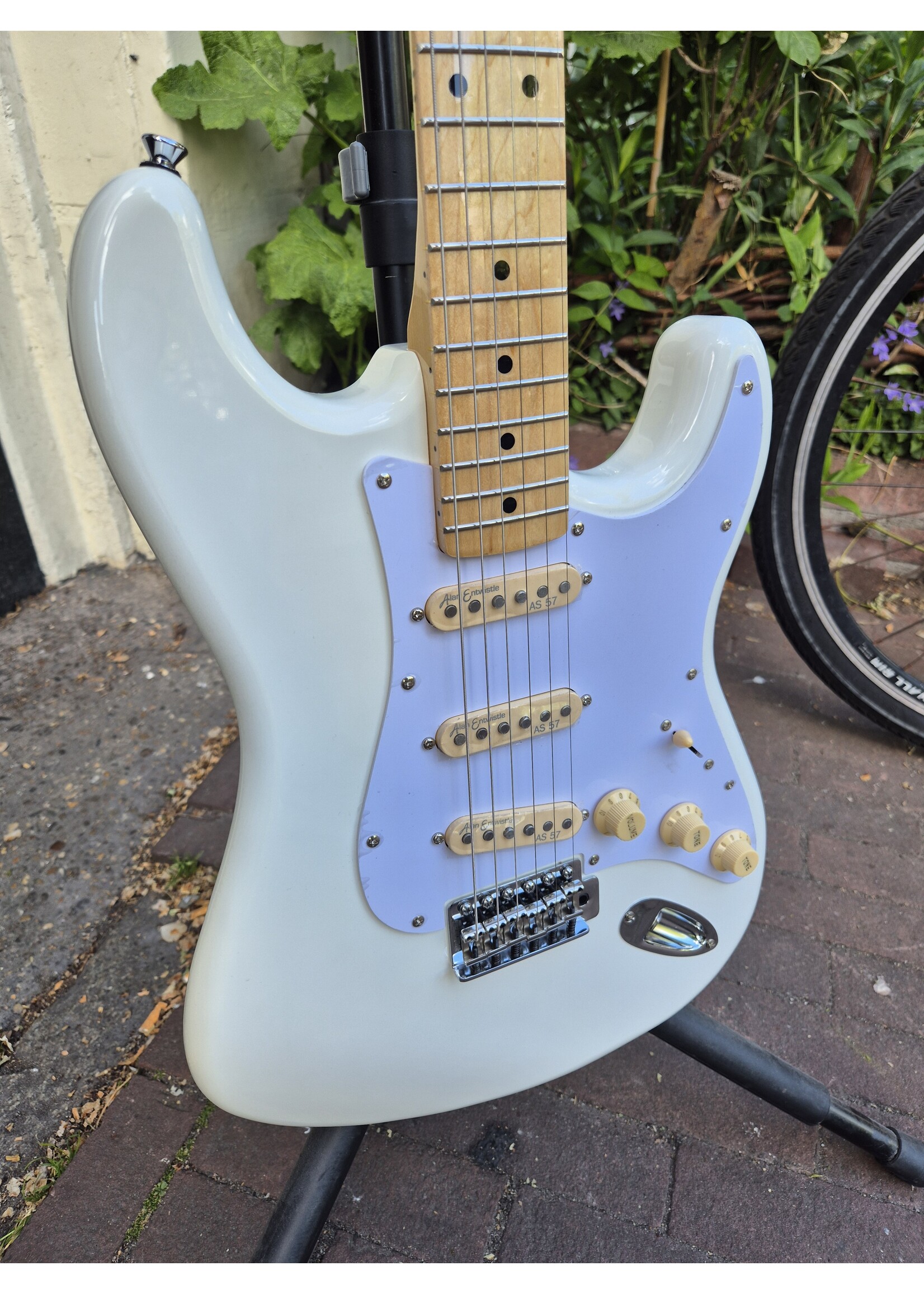Vintage Vintage REVELATION RTS 57 - Arctic White
