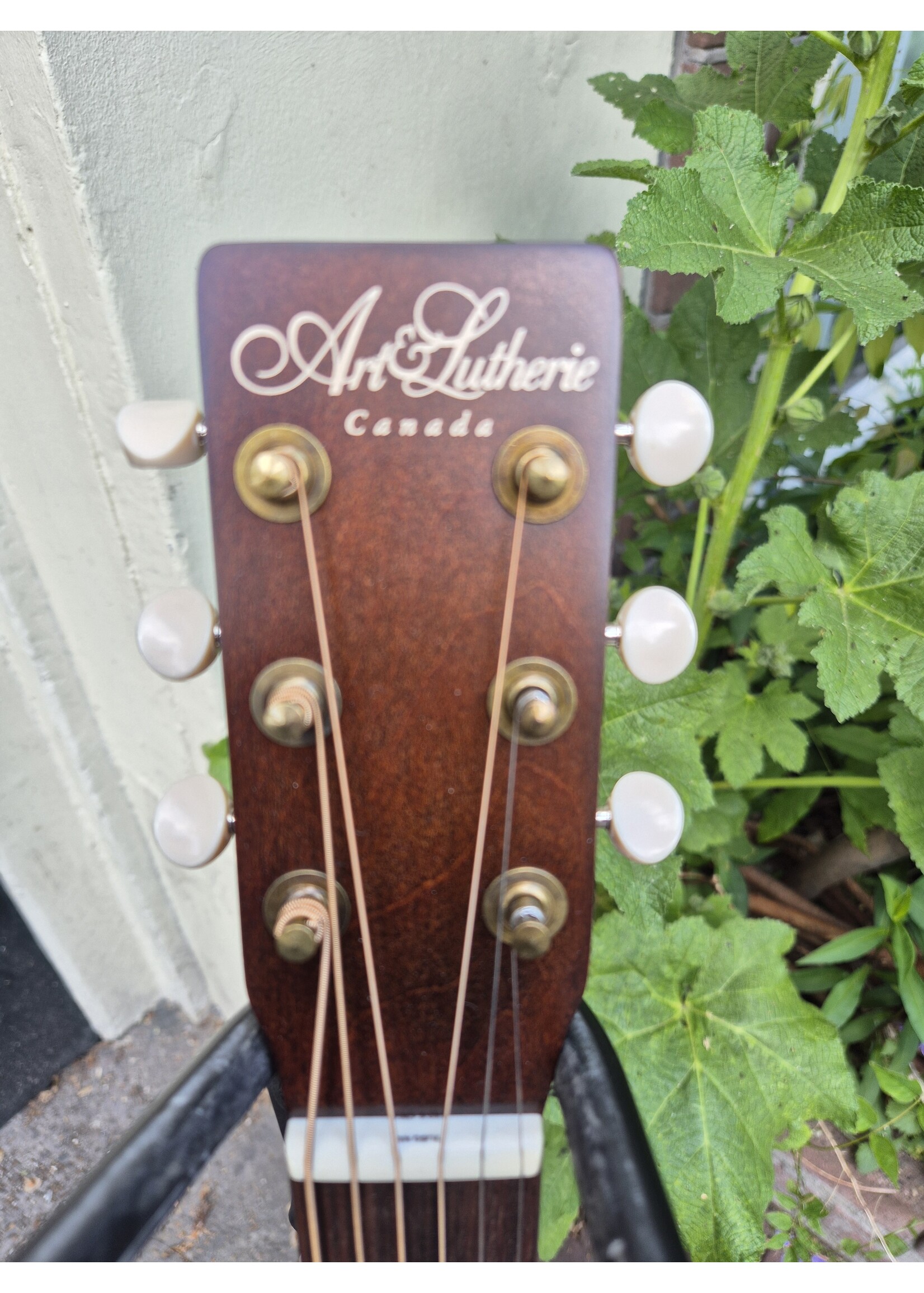 ART & LUTHERIE Art & Lutherie   Roadhouse Bourbon Burst E/A B stock