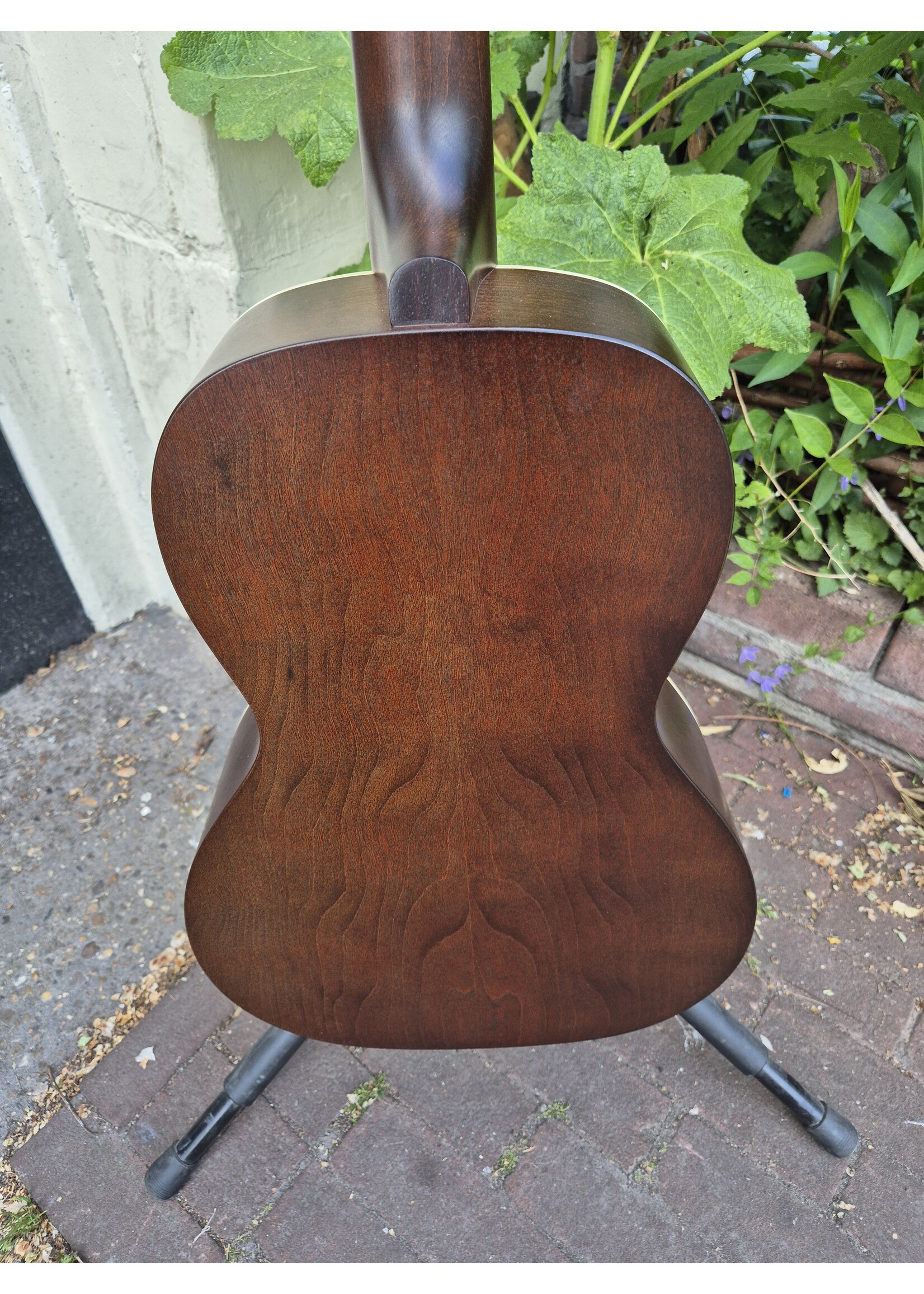 ART & LUTHERIE Art & Lutherie   Roadhouse Bourbon Burst E/A B stock