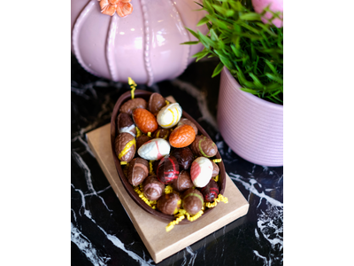 Teddy en Coco chocolade Paasschaal gevuld met paaschocolade