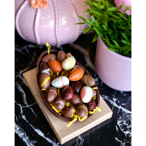 Teddy en Coco chocolade Paasschaal gevuld met paaschocolade