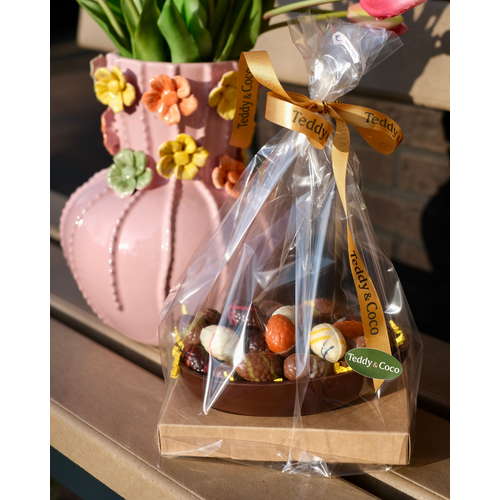Teddy en Coco chocolade Paasschaal gevuld met paaschocolade