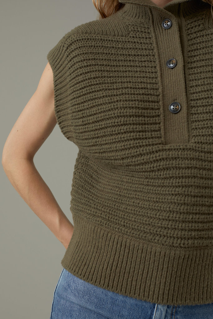 Closed Sleeveless Sweater