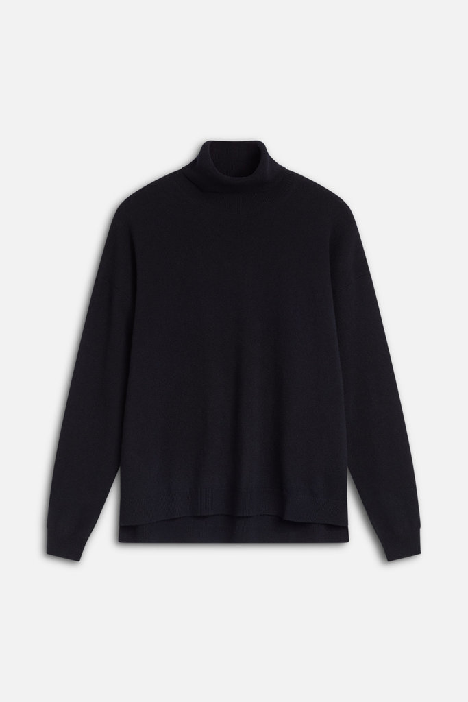 Closed Turtleneck Sweater