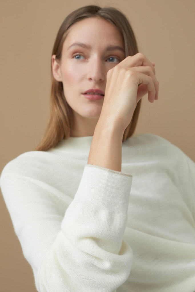 Closed Light Fine Knit Sweater