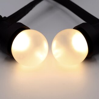Ampoules guinguette LED blanc chaud avec enveloppe givrée, Ø45