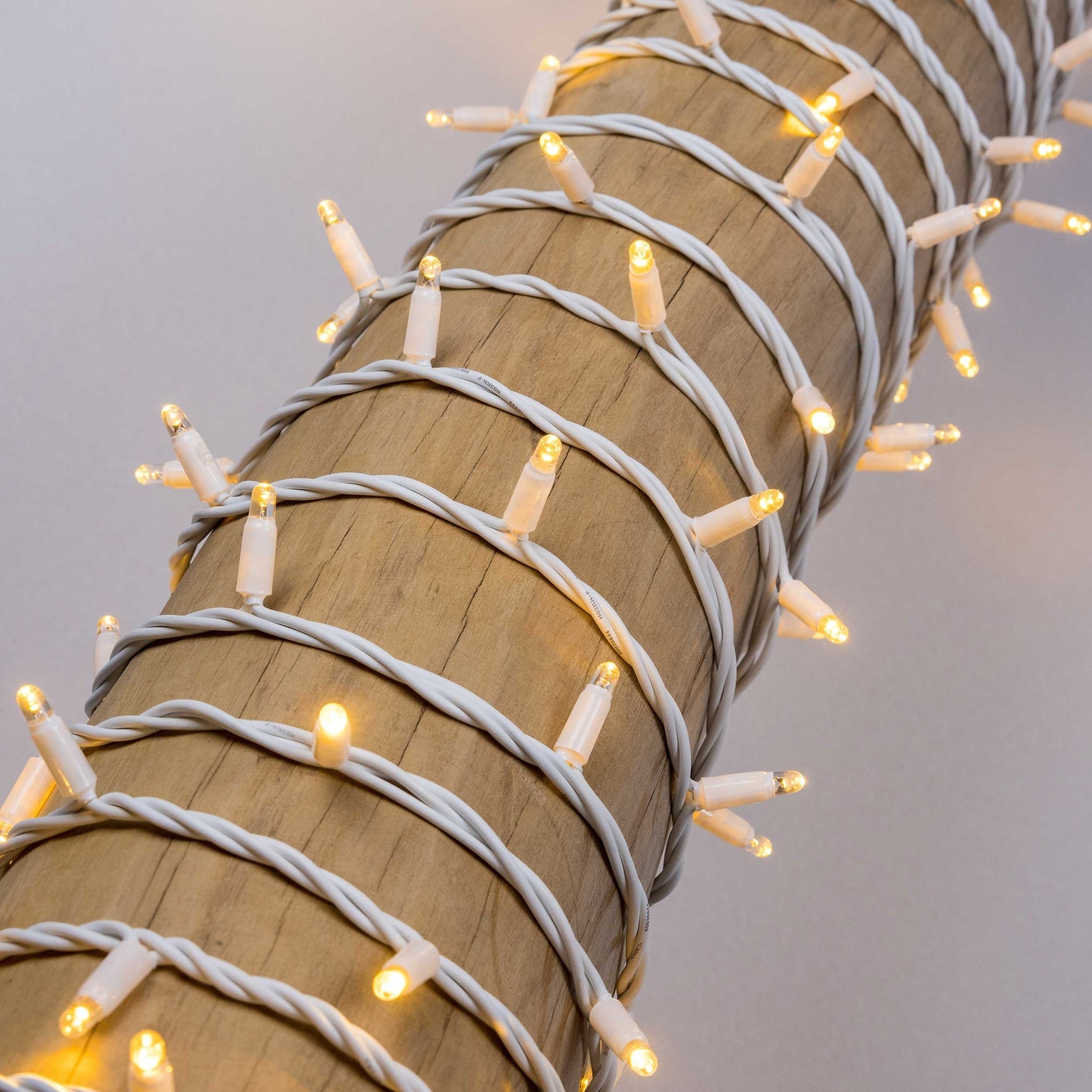 Guirlandes de Noël Câble Blanc connectables | Blanc Chaud | à partir de 10 M | 100 Leds | caoutchouc