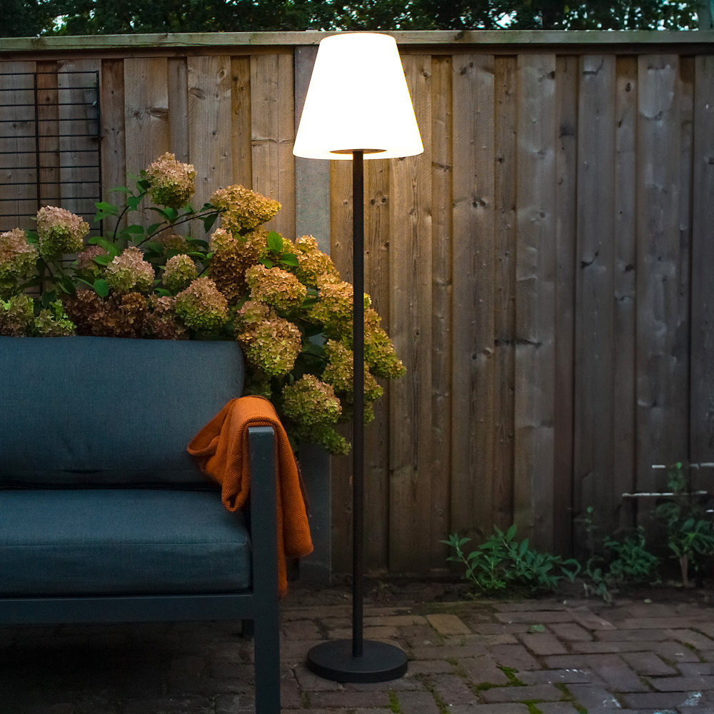 Pied d'extérieur, Accessoire de lampadaire