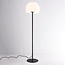 Lampe d'extérieur sur pied Sym à abat-jour blanc