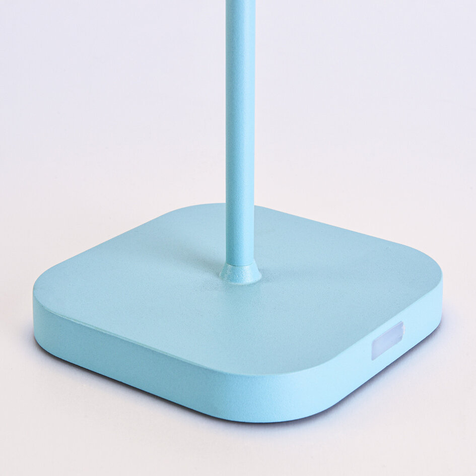 Lampe de table rechargeable et dimmable Mike - bleu mat